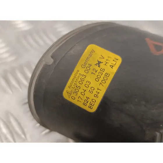 Faro Antiniebla Derecho para Audi A4 Avant (8E)