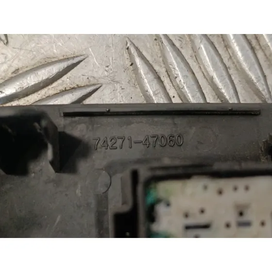 Mando Elevalunas Trasero Derecho para Toyota Prius (Nhw30)