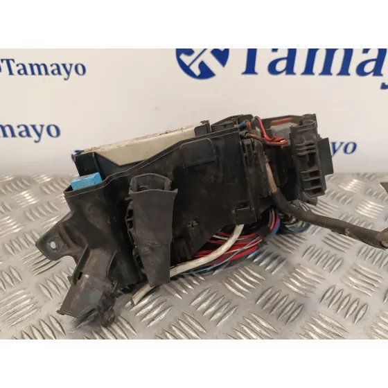 Caja Reles / Fusibles para Toyota Prius (Nhw30)