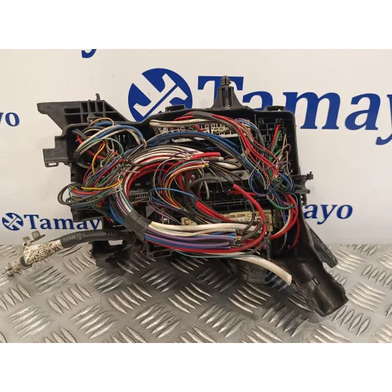 Caja Reles / Fusibles para Toyota Prius (Nhw30)