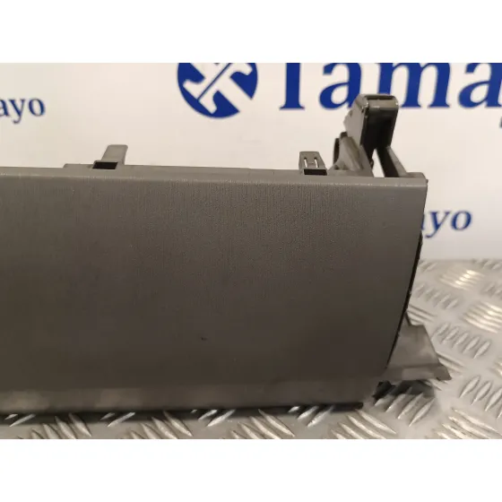 Guantera para Toyota Prius (Nhw30)