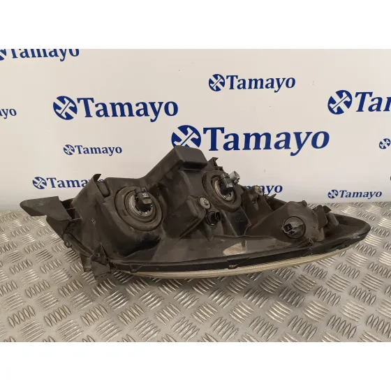 Faro Izquierdo para Toyota Corolla Verso (R1)
