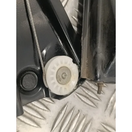 Elevalunas Delantero Derecho para Volkswagen Polo (6R1)