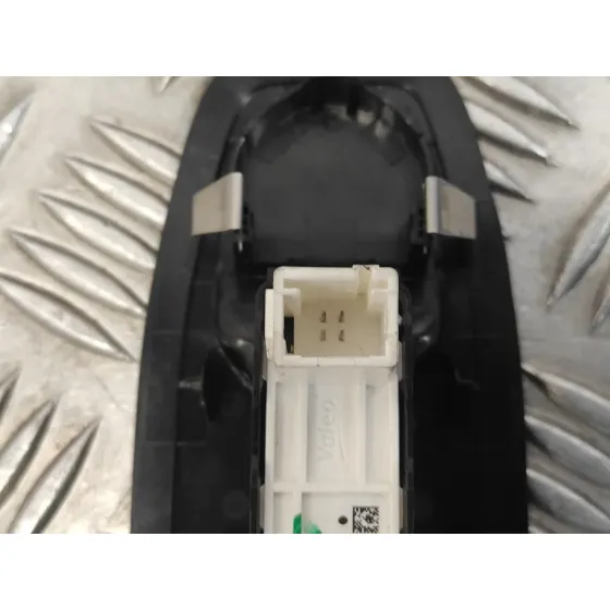 Mando Elevalunas Delantero Derecho para Peugeot 208