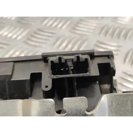 Cerradura Maletero / Porton para Ford Fiesta (Cb1)