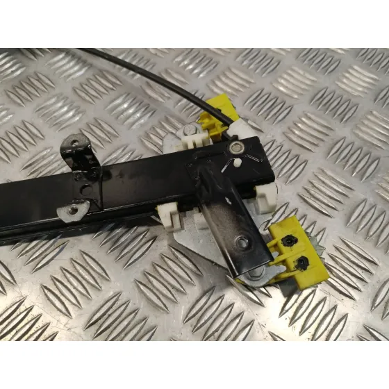 Elevalunas Delantero Derecho para Nissan Micra (K12E)