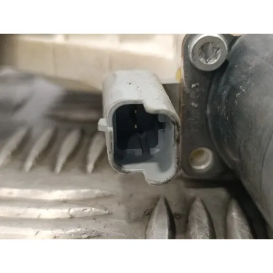 Elevalunas Delantero Derecho para Nissan Micra (K12E)