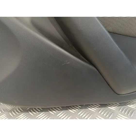 Guarnecido Puerta Trasera Derecha para Honda Jazz (Gd1/5)