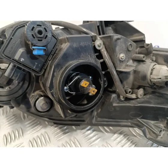 Faro Izquierdo para Mazda 5 Berl. (Cr)