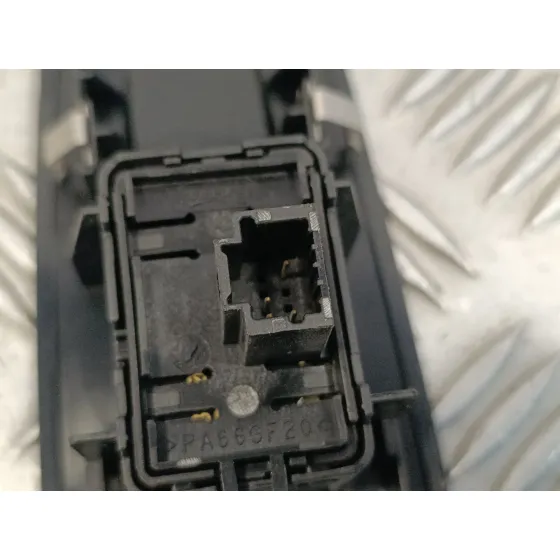 Mando Elevalunas Delantero Derecho para Renault Megane Iii Berlina 5 P
