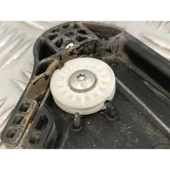 Elevalunas Delantero Derecho para Peugeot 3008