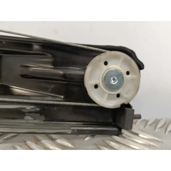 Elevalunas Delantero Izquierdo para Opel Combo D