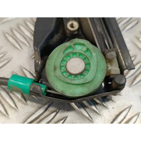 Elevalunas Delantero Derecho para Ford Focus Berlina (Cak)
