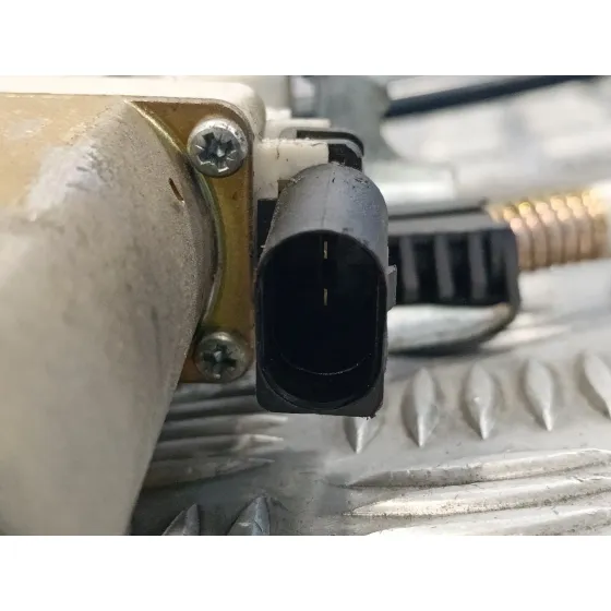 Elevalunas Delantero Derecho para Ford Focus Berlina (Cak)