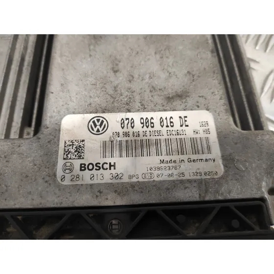 Centralita Motor Uce para Volkswagen Touareg (7L6)