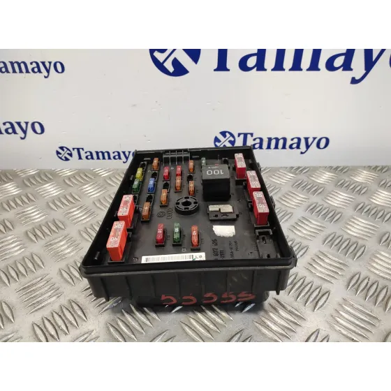 Caja Reles / Fusibles para Volkswagen Passat Berlina (3C2)