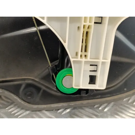 Elevalunas Trasero Izquierdo para Volkswagen Passat Berlina (3C2)