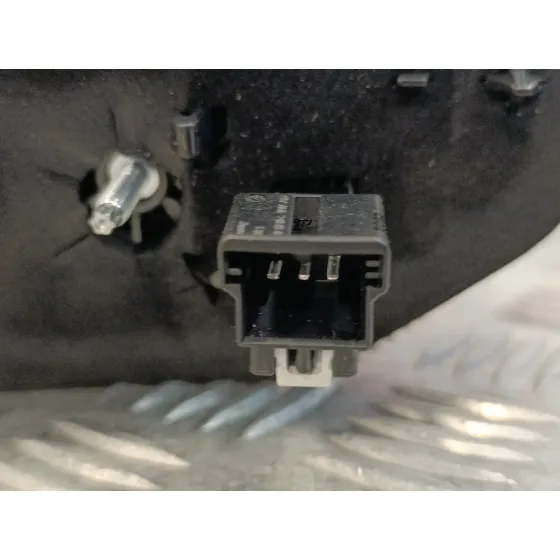 Piloto Trasero Derecho Interior para Volkswagen Polo