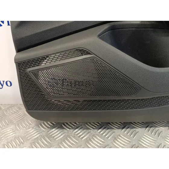 Guarnecido Puerta Delantera Derecha para Volkswagen Polo