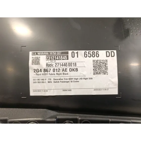 Guarnecido Puerta Delantera Derecha para Volkswagen Polo