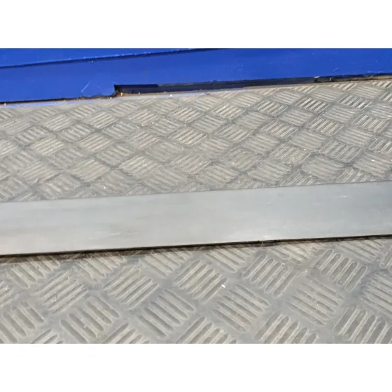 Faldon Lateral para Volkswagen Polo