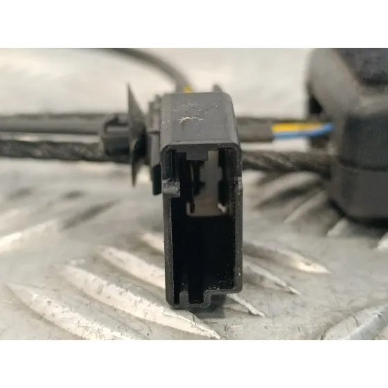 Enganche Cinturon Delantero Izquierdo para Opel Astra J Sports Tourer