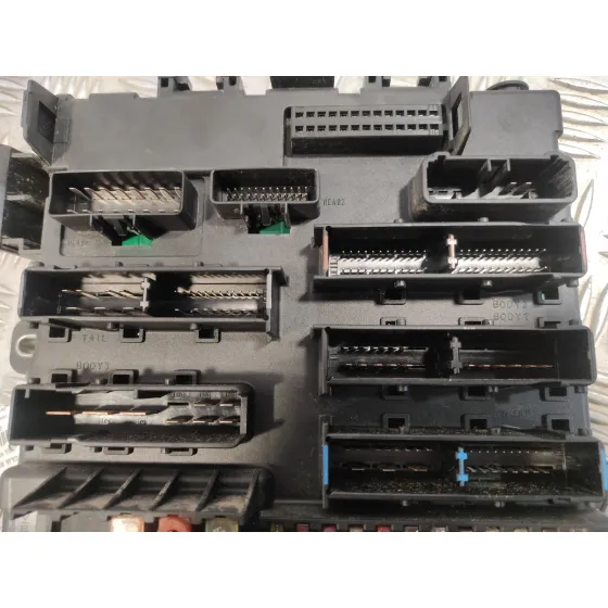 Caja Reles / Fusibles para Opel Vectra C Berlina