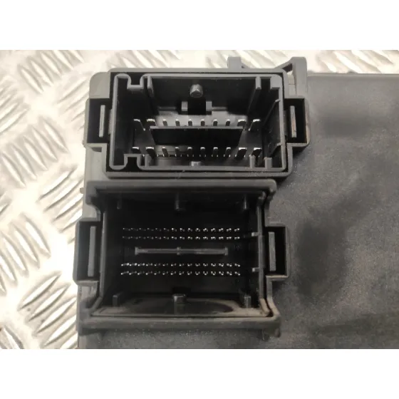Caja Reles / Fusibles para Opel Corsa D