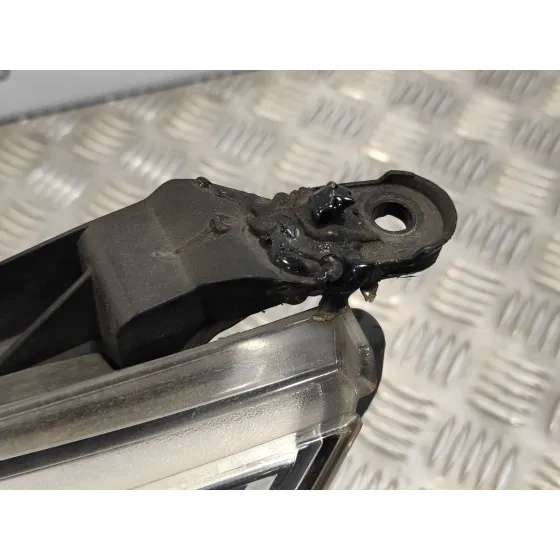 Faro Izquierdo para Toyota Avensis (T27)