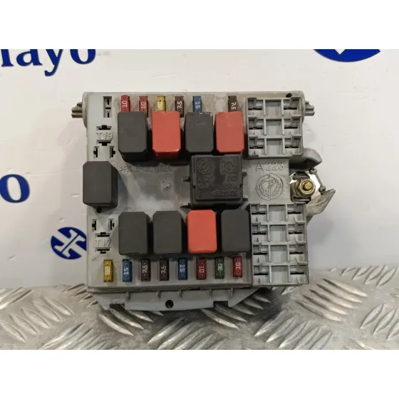 Caja Reles / Fusibles para Fiat Punto Berlina (188)