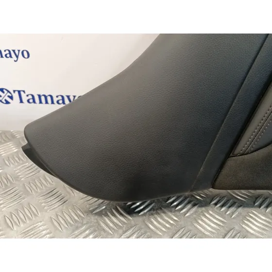 Guarnecido Puerta Trasera Izquierda para Mazda 3 Berlina (Bp)