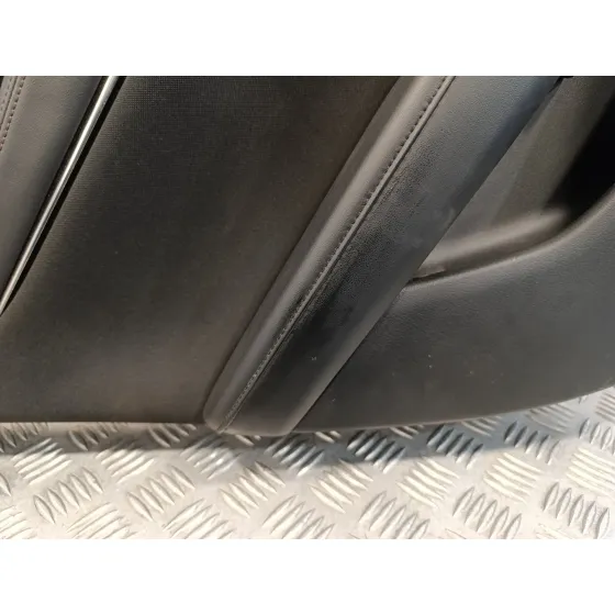 Guarnecido Puerta Trasera Izquierda para Mazda 3 Berlina (Bp)