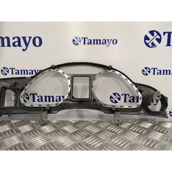 Moldura para Audi A6 Berlina (4F2)