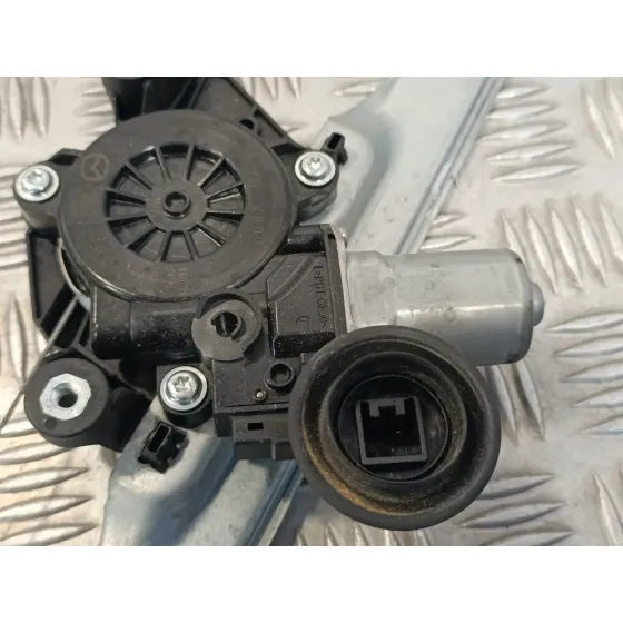 Elevalunas Delantero Izquierdo para Mazda 3 Berlina (Bp)