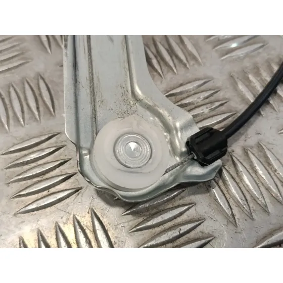 Elevalunas Delantero Izquierdo para Mazda 3 Berlina (Bp)