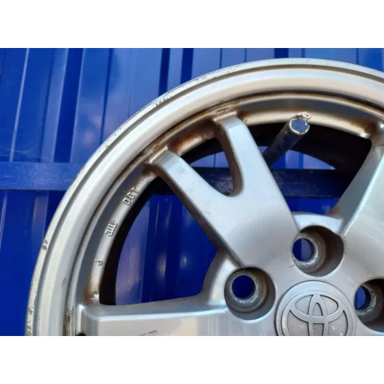 Llanta para Toyota Prius (Nhw30)