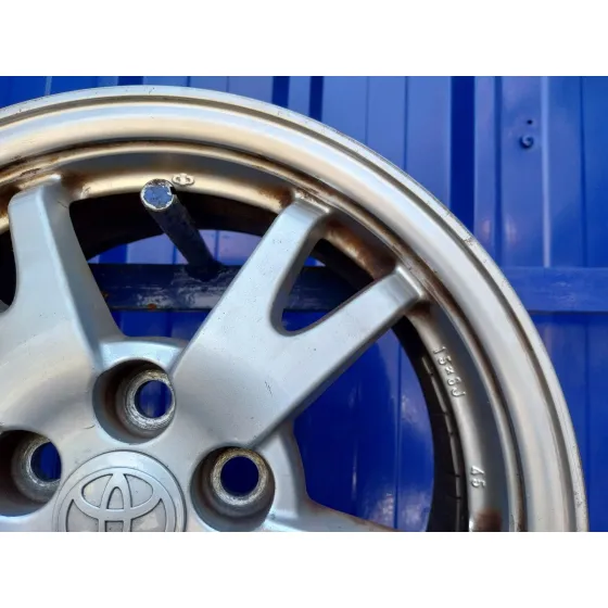 Llanta para Toyota Prius (Nhw30)
