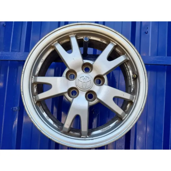 Llanta para Toyota Prius (Nhw30)