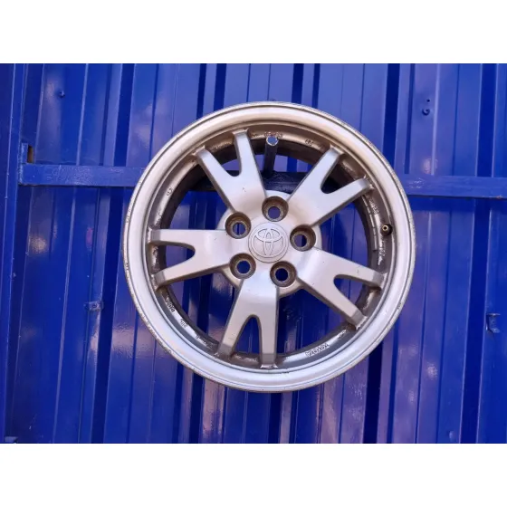 Llanta para Toyota Prius (Nhw30)