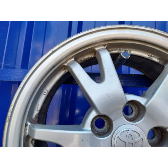 Llanta para Toyota Prius (Nhw30)