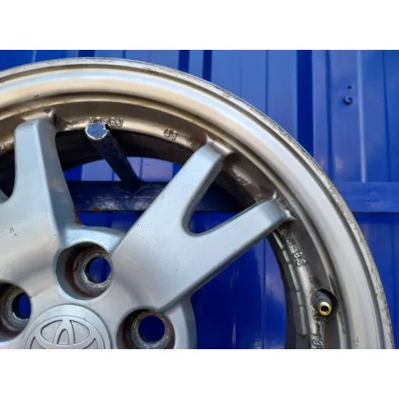 Llanta para Toyota Prius (Nhw30)