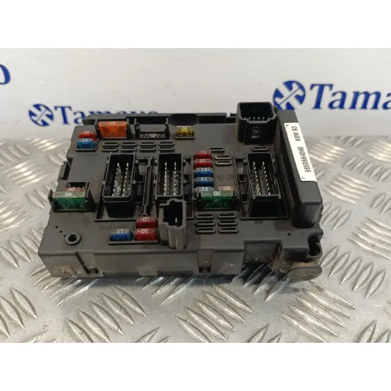 Caja Reles / Fusibles para Peugeot 307 Break / Sw (S1)