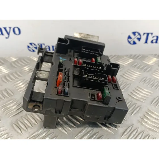 Caja Reles / Fusibles para Peugeot 307 (S1)