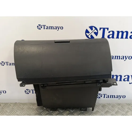 Guantera para Mercedes-Benz Clase B (W245)
