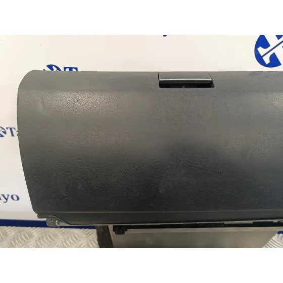 Guantera para Mercedes-Benz Clase B (W245)