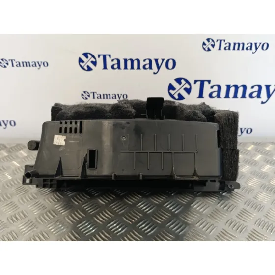 Guantera para Mercedes-Benz Clase B (W245)
