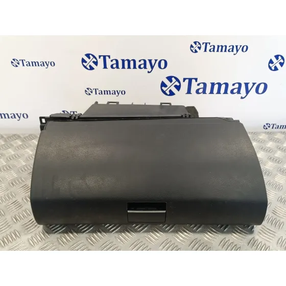 Guantera para Mercedes-Benz Clase B (W245)