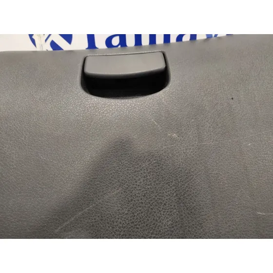 Guantera para Subaru Impreza G12