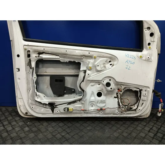 Puerta Delantera Izquierda para Toyota Aygo (Kgb/Wnb)