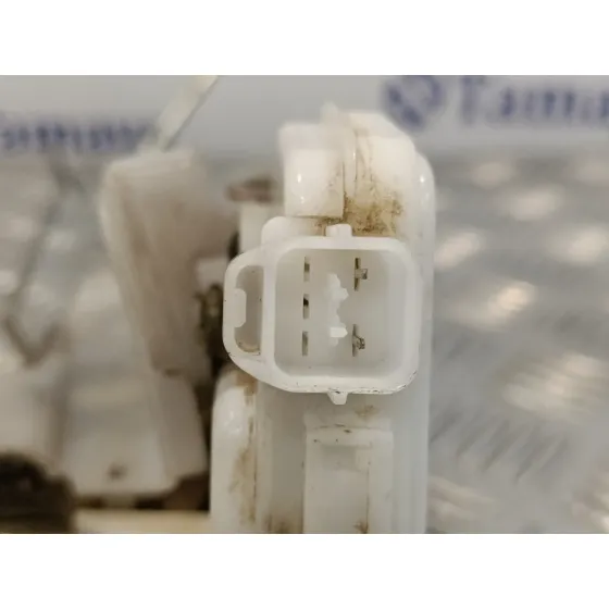 Cerradura Puerta Delantera Derecha para Mitsubishi Montero (V60/V70)